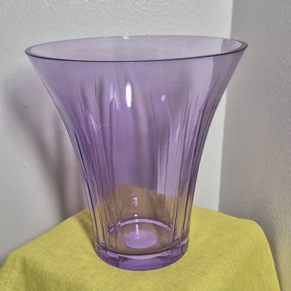 Vintage Lavender/Purple Ribbed Flared Glass Flower Vase FTD 6.5" - Picture 4 of 12